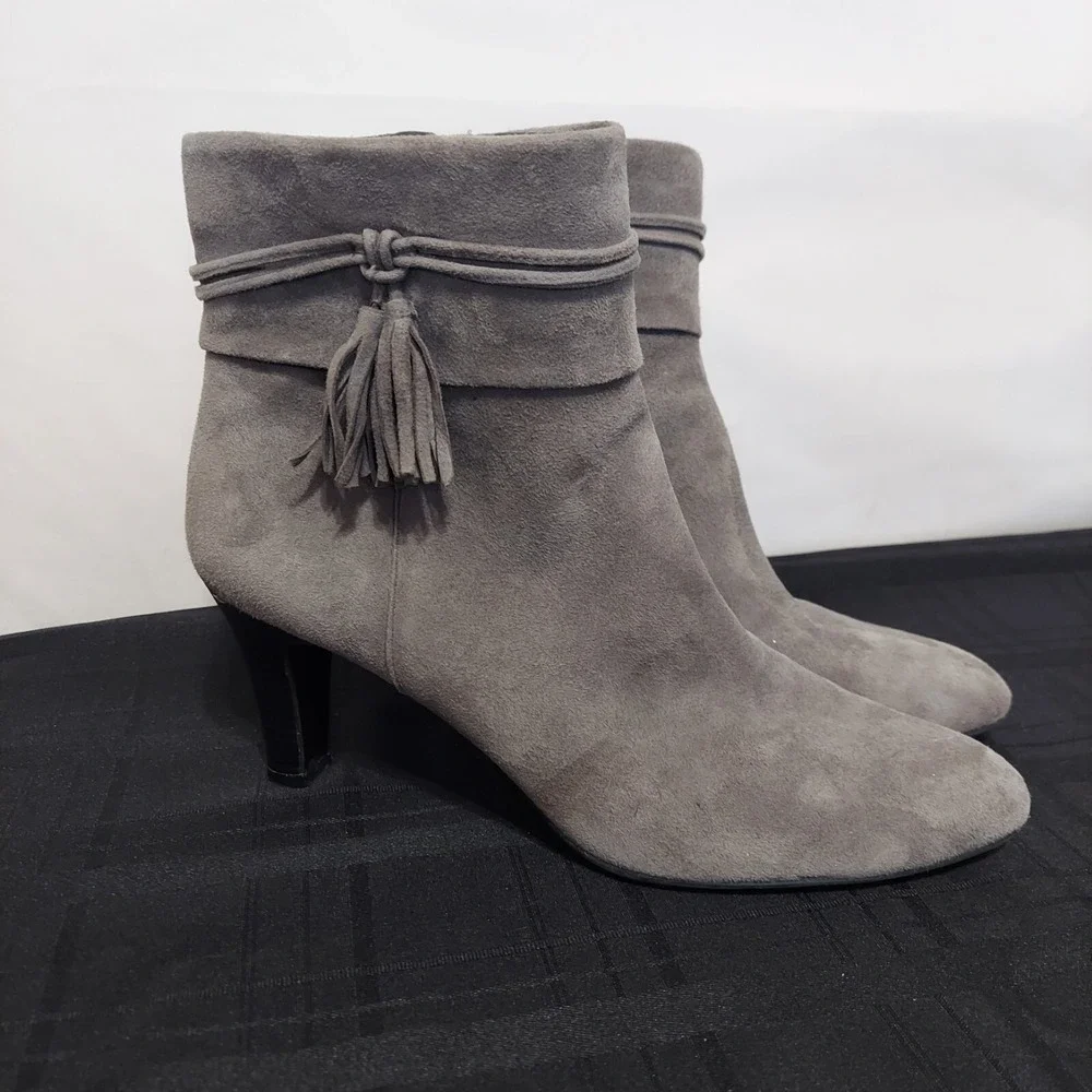 Bandolino Willaria Suede Ankle Boots Gray Block Heel Tassel Side Zip Women 10M